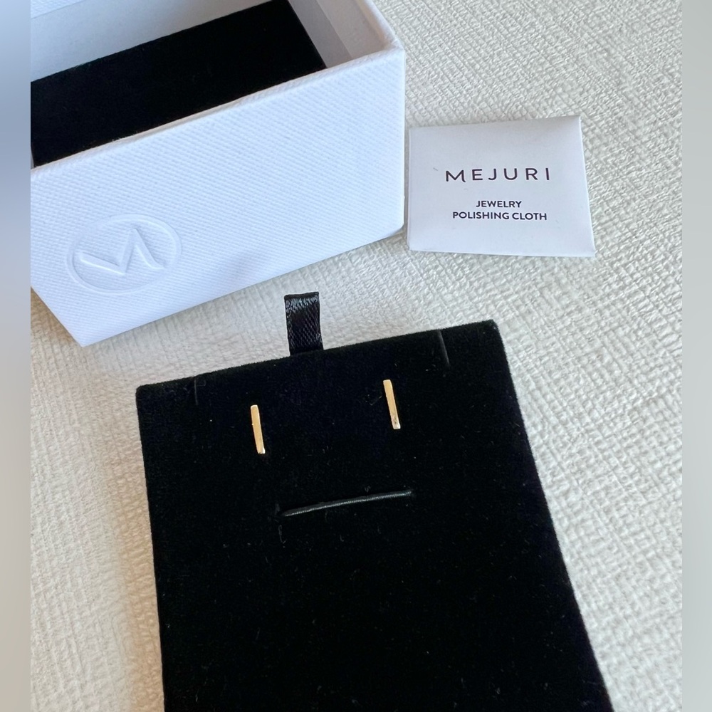 ⭐️Mejuri | Bar Studs | 14K